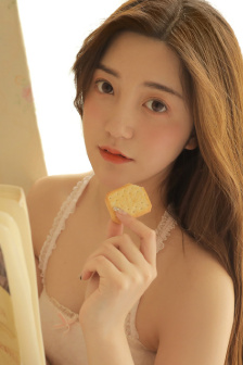 尺寸1V1长耳朵的兔子